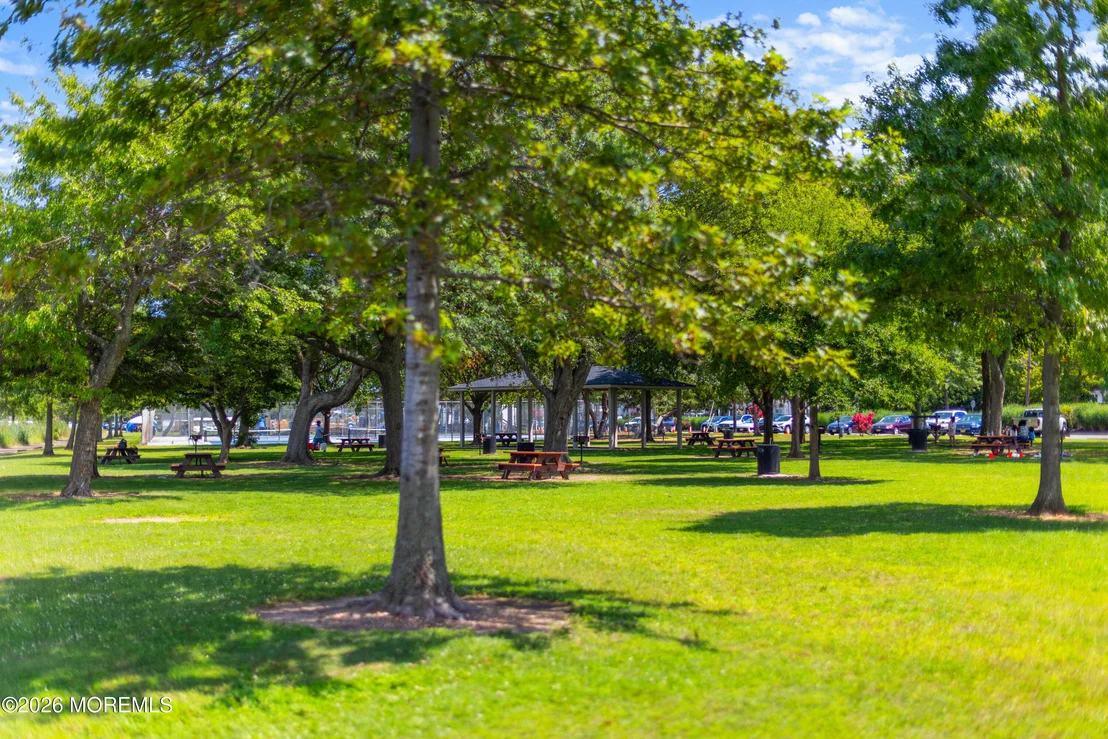 Photo of 1601 River Road