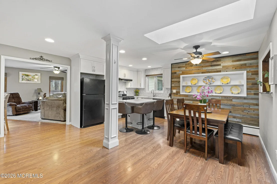 Photo of 164 W 3rd Street
