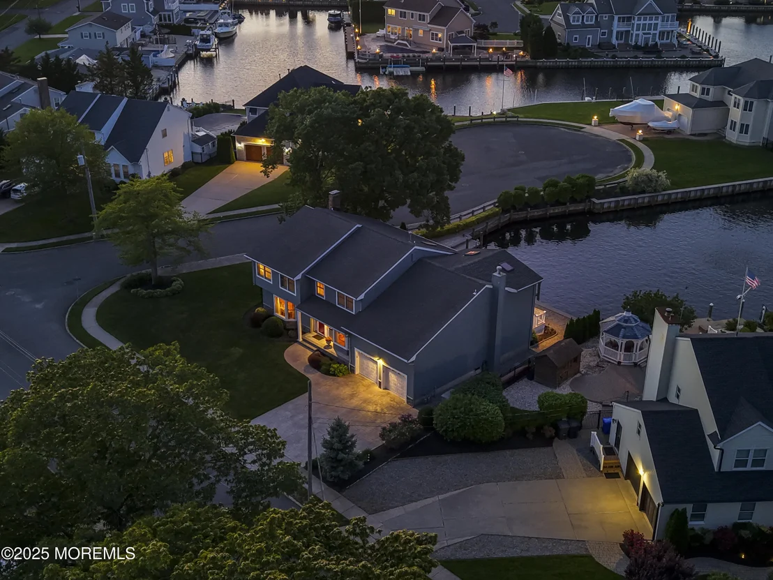 Photo of 560 Midwood Drive