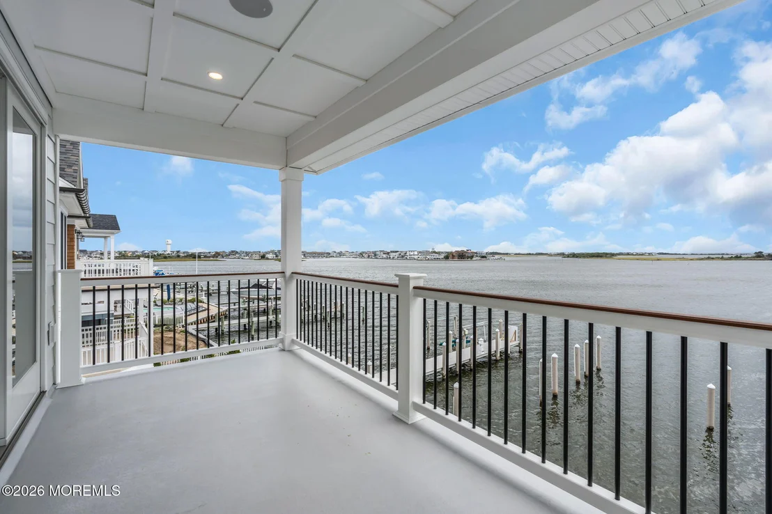Photo of 151 Pershing Boulevard