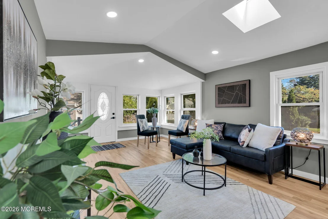 Photo of 904 Central Avenue