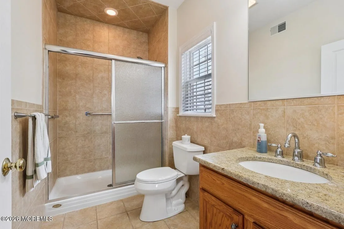 Photo of 232 Montclair Road S