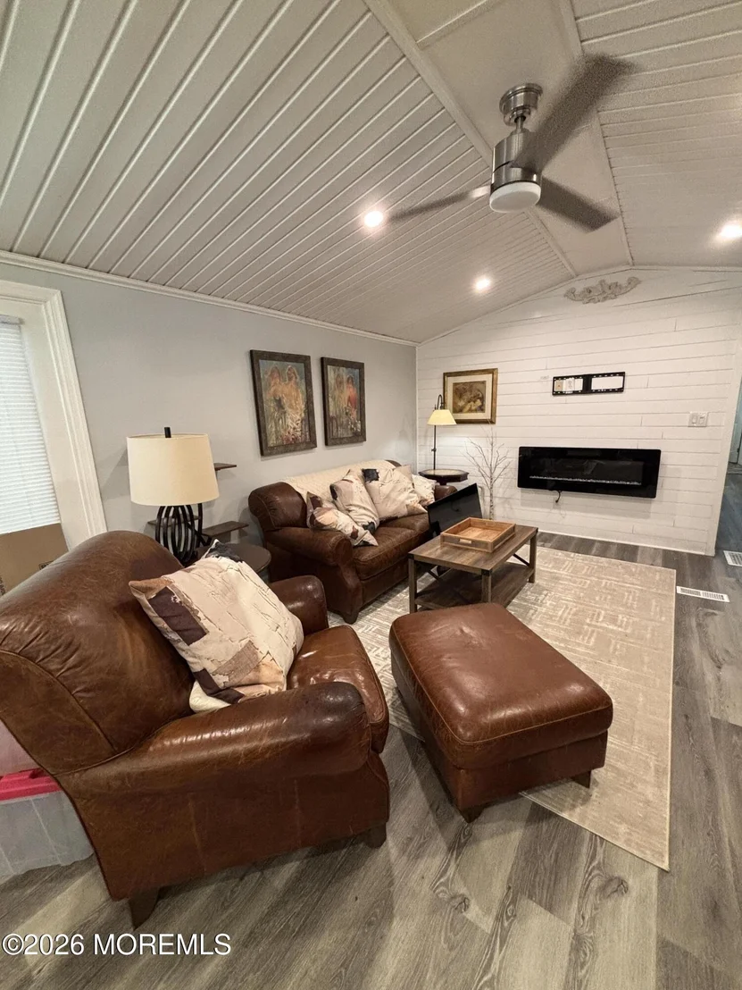 Photo of 42 Douglas Drive