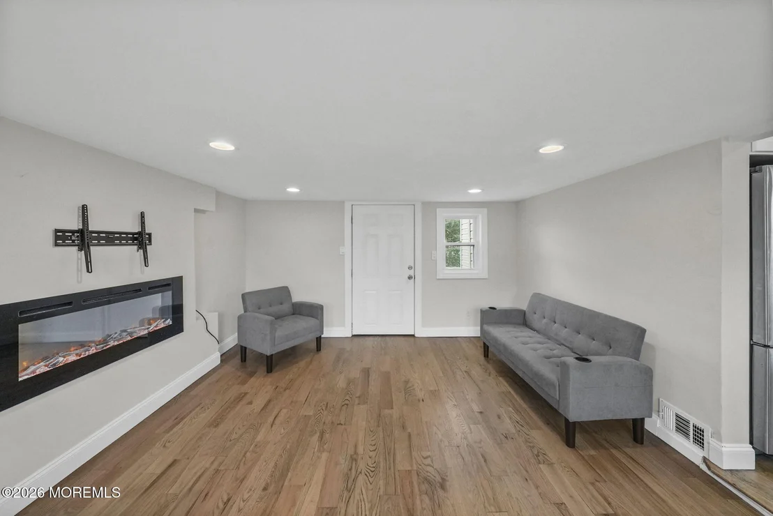 Photo of 105 Roosevelt Drive