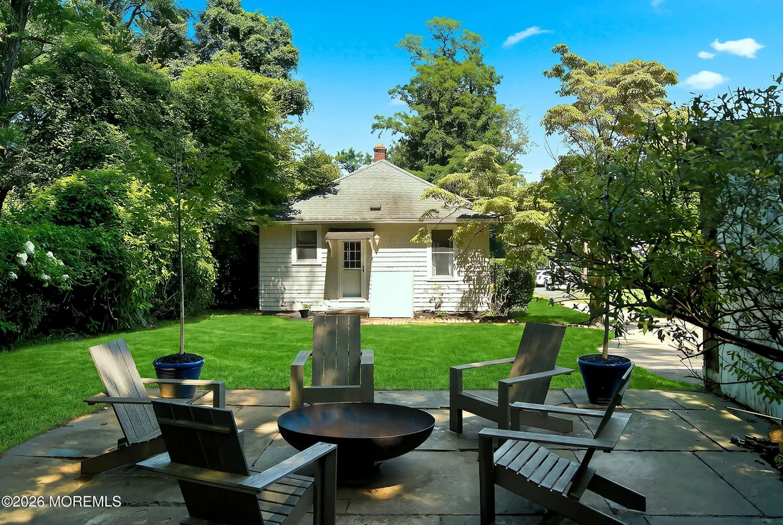 Photo of 642 Locust Point Road