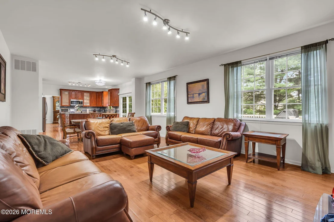 Photo of 102 Harvard Oval