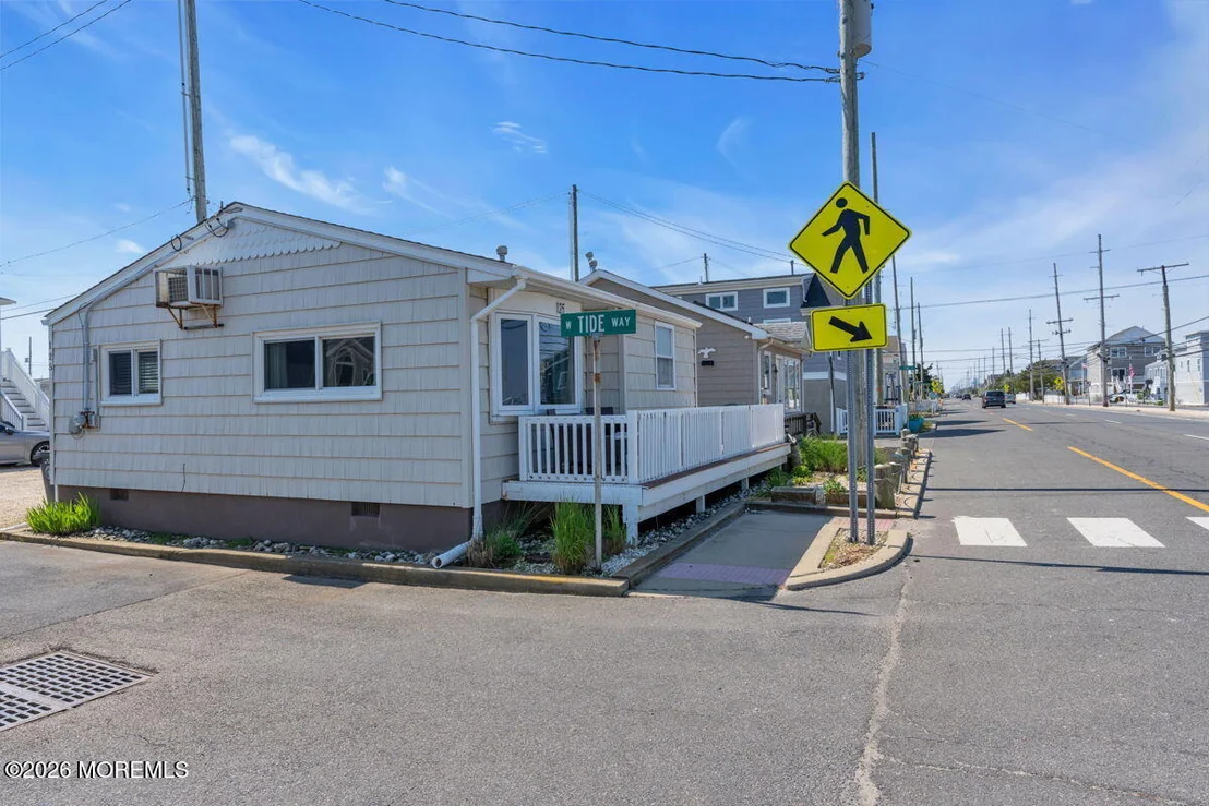 Photo of 125 W Tide Way