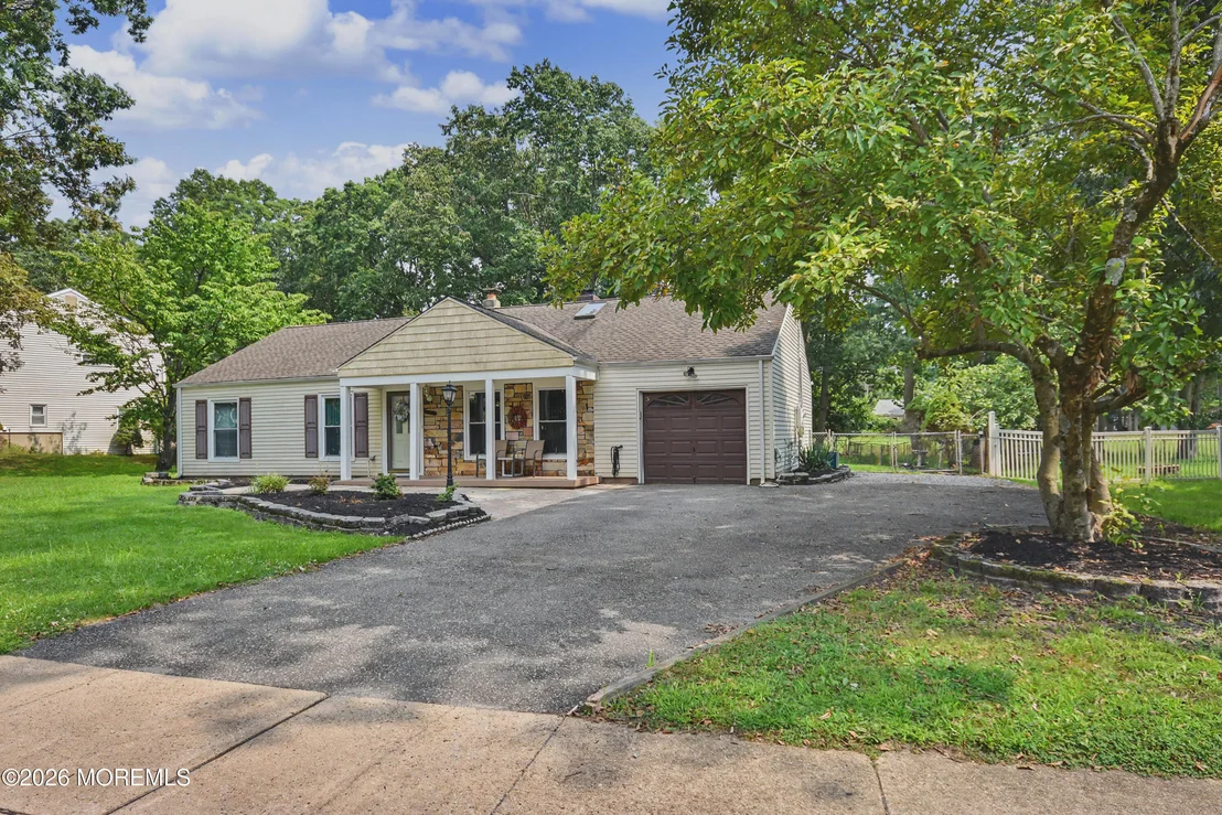 Photo of 35 Buckingham Drive