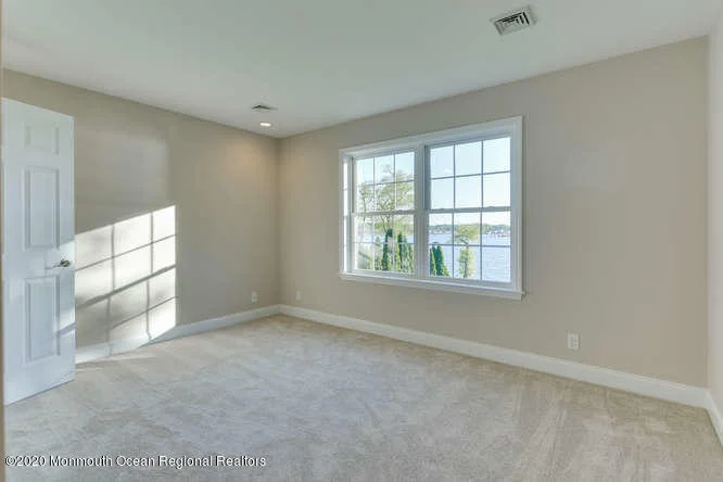 Photo of 2567 River Road
