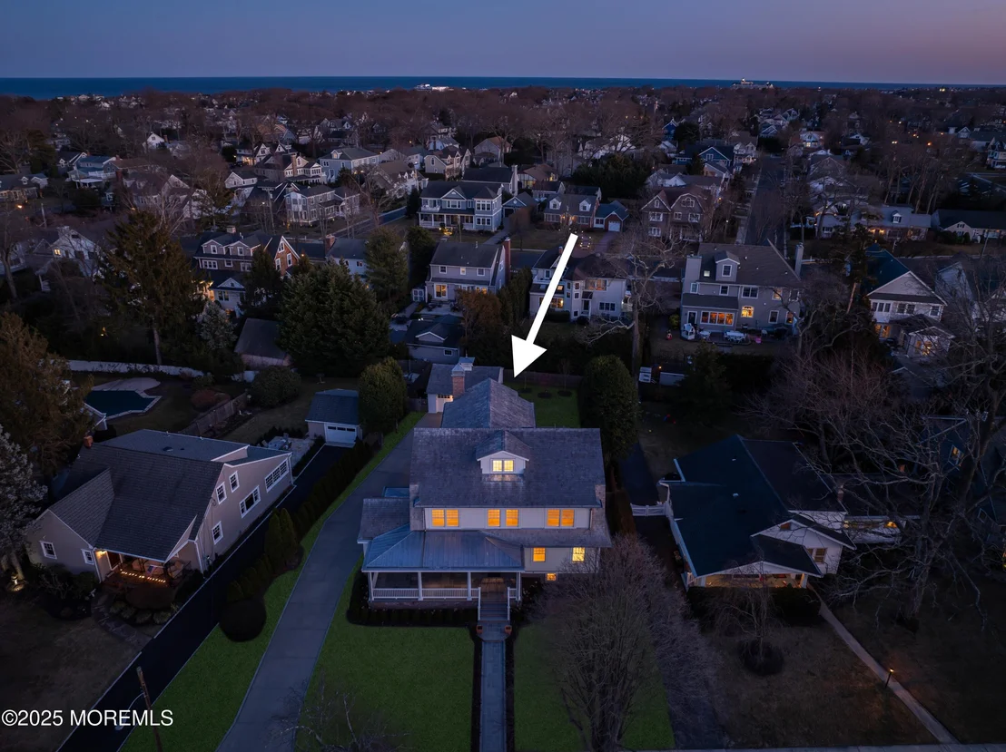 Photo of 327 South Boulevard