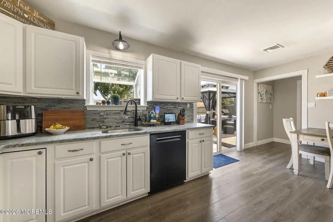 Photo of 302 8th Street
