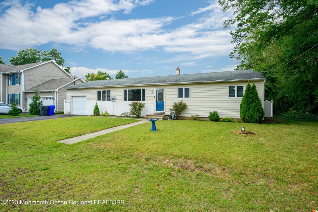 Photo of 425 Harris Avenue