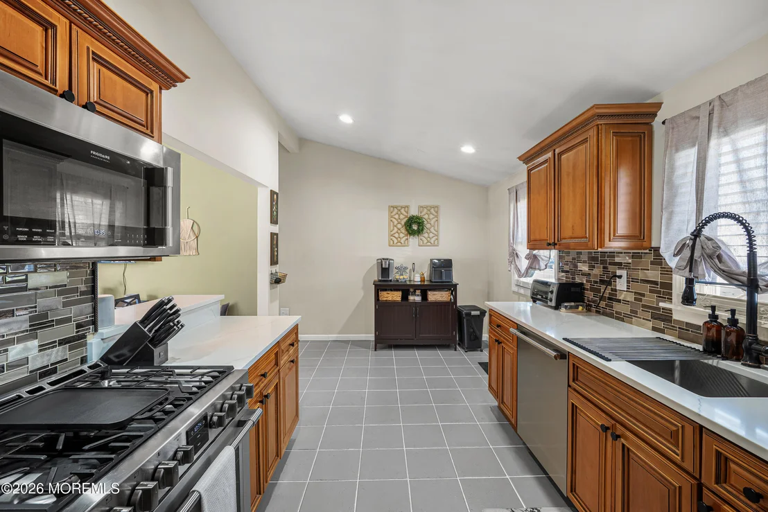 Photo of 27 Lafayette Drive