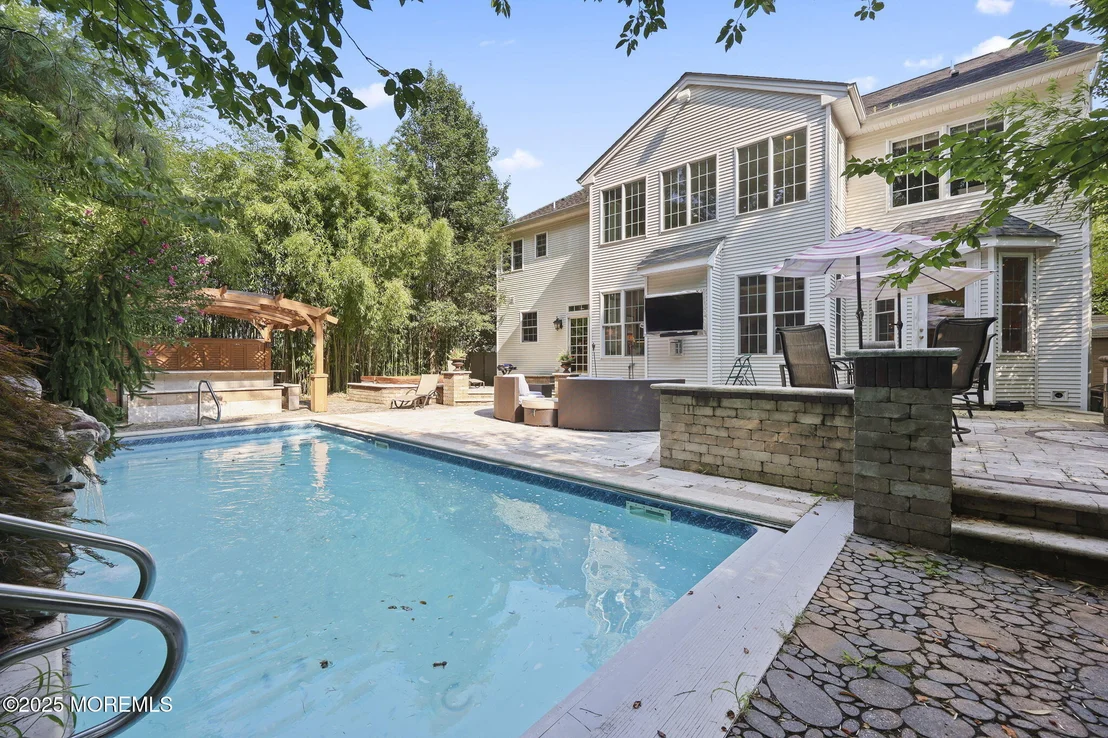 Photo of 7 Trumbull Court