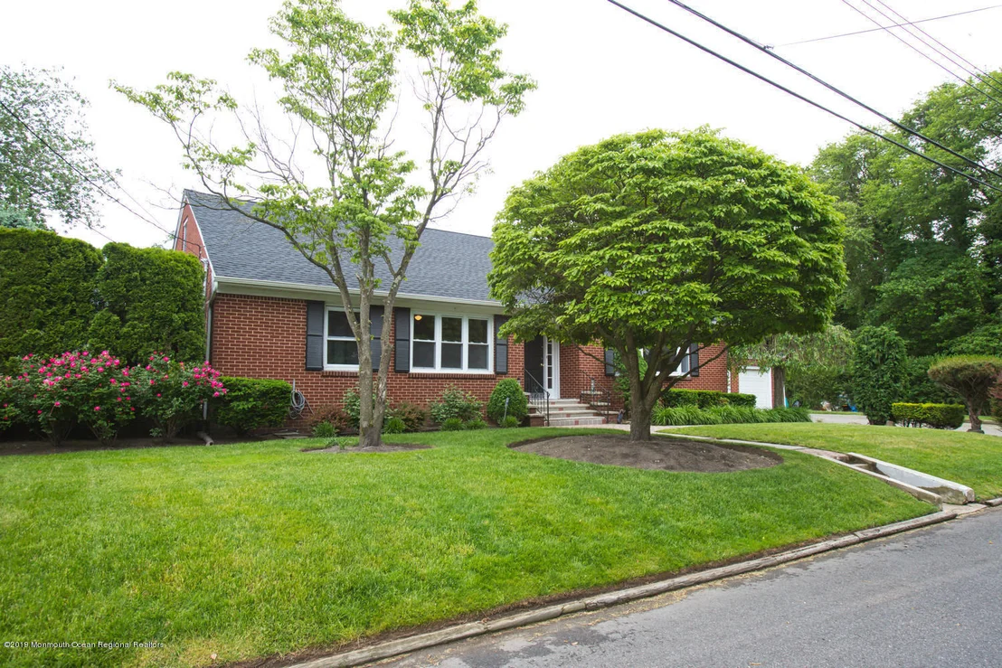 Photo of 1510 Valley Drive