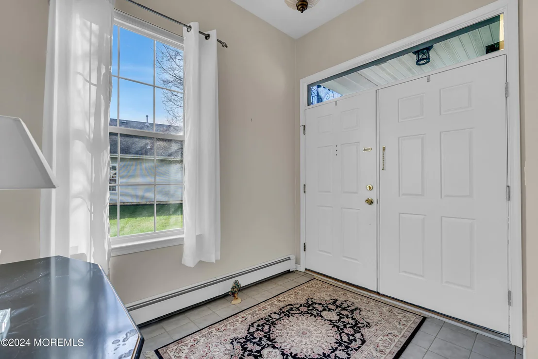 Photo of 2584 Collier Road