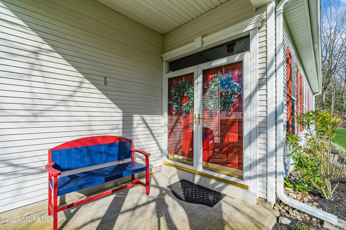 Photo of 2584 Collier Road