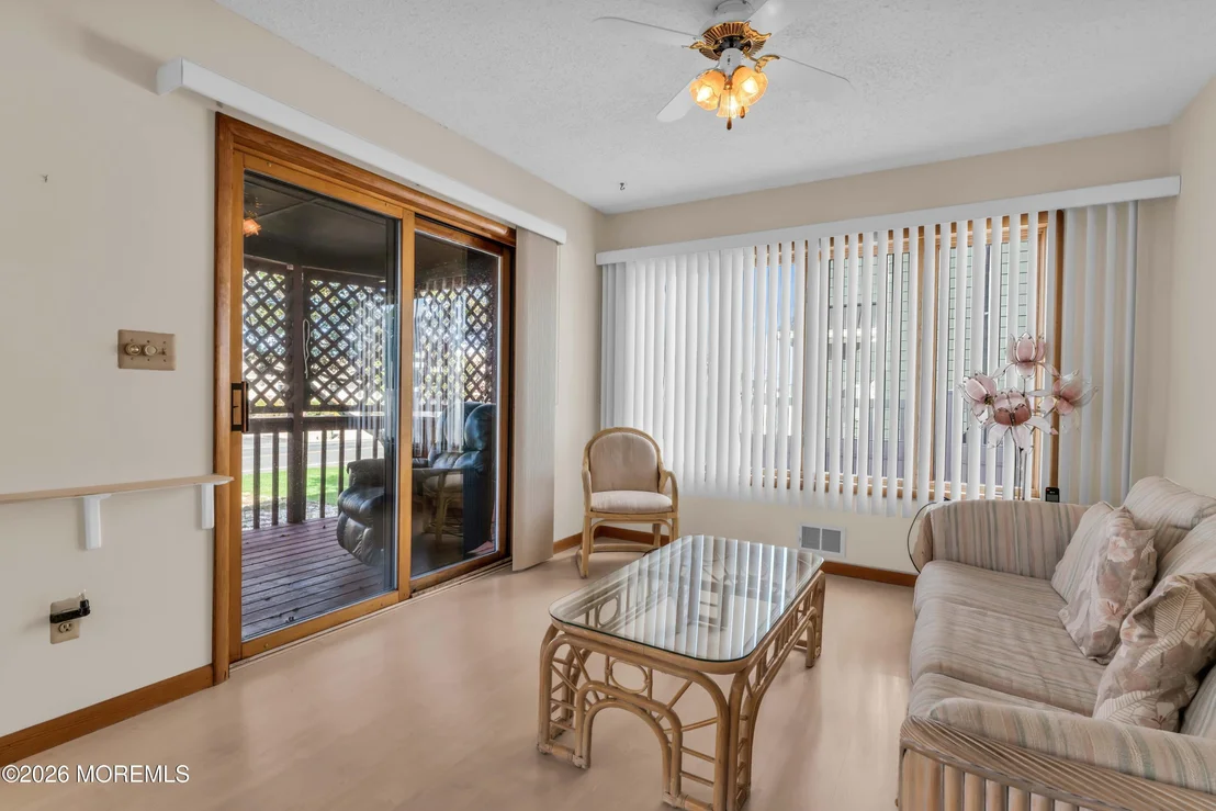 Photo of 1007 Laurel Boulevard