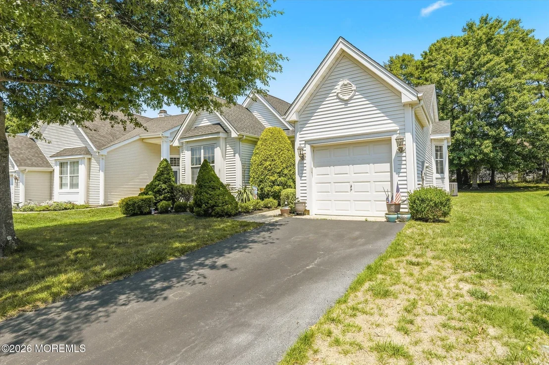 Photo of 23 Jumping Brook Lane