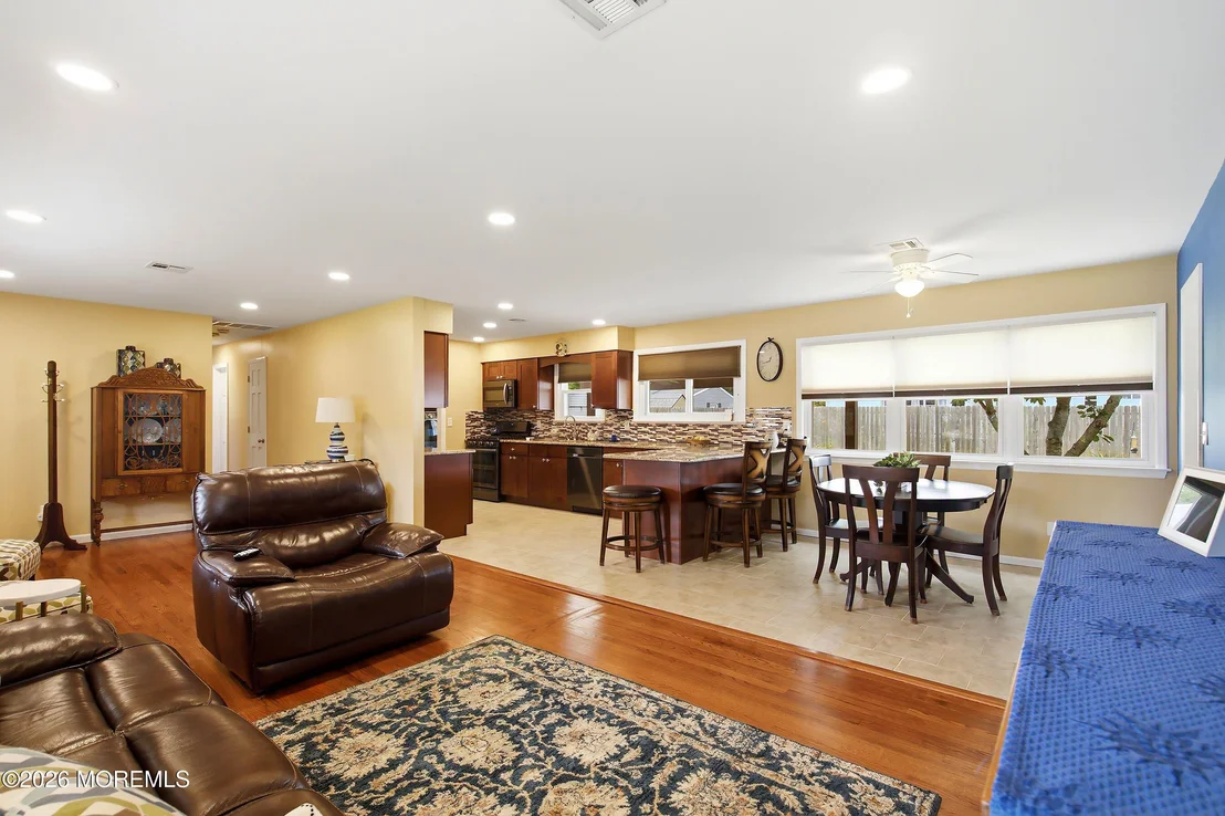 Photo of 1047 Crystal Drive