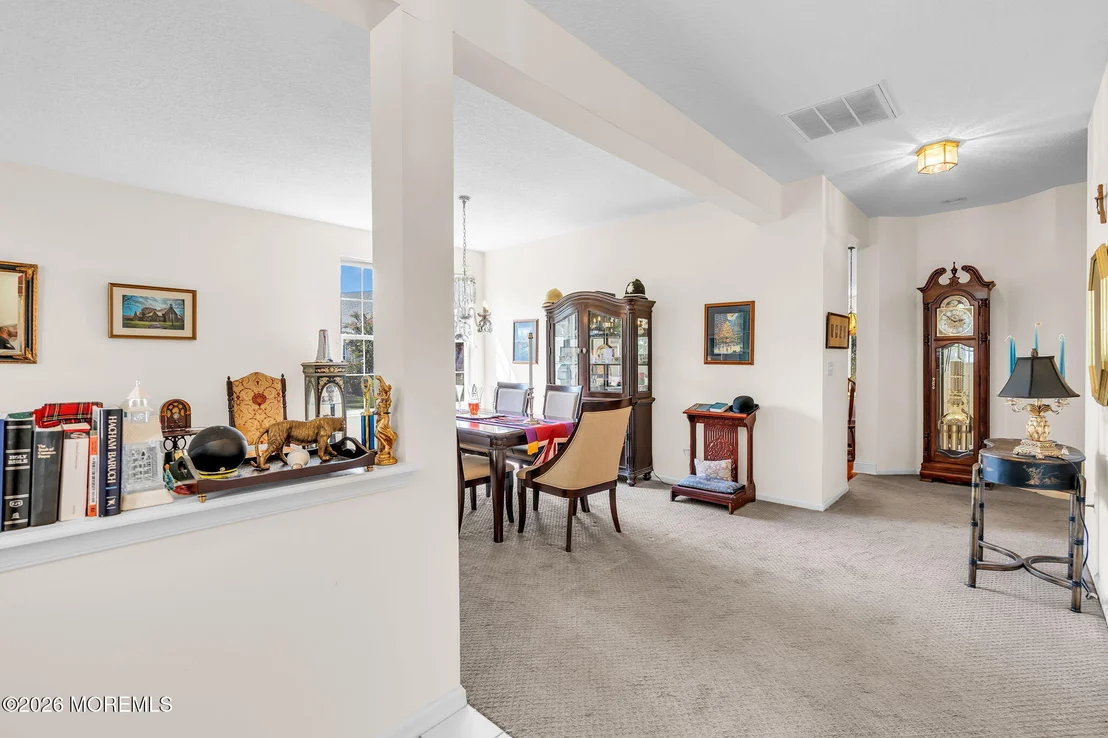 Photo of 2593 Collier Road