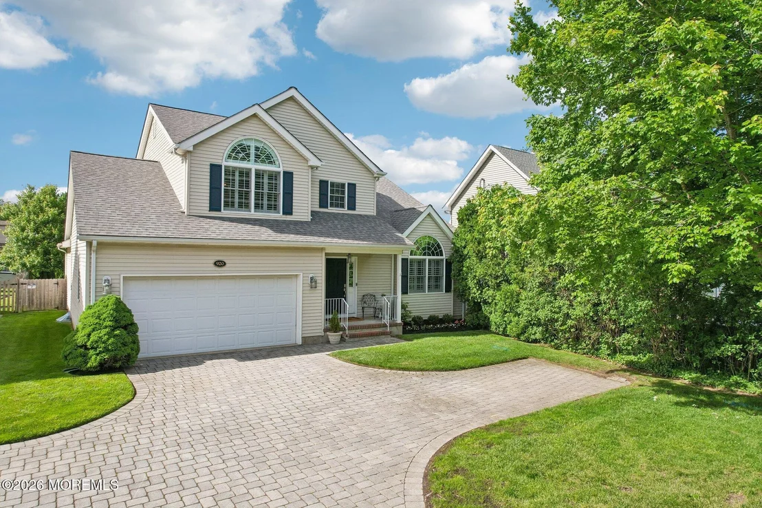 Photo of 920 Allaire Road