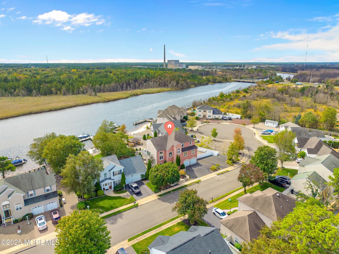 Photo of 741 S River Drive