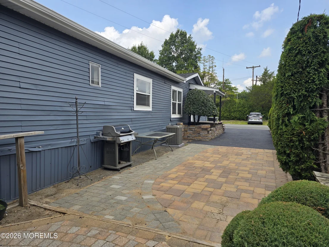 Photo of 7 Shady Lake Circle