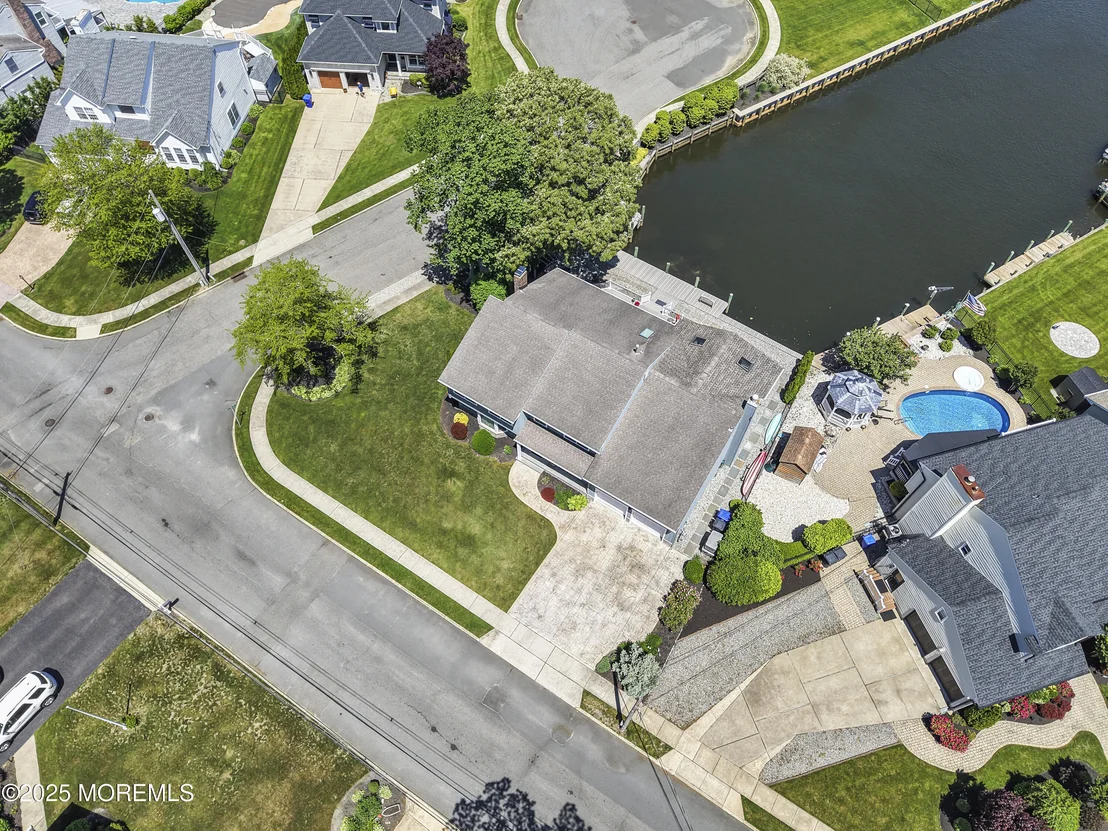 Photo of 560 Midwood Drive