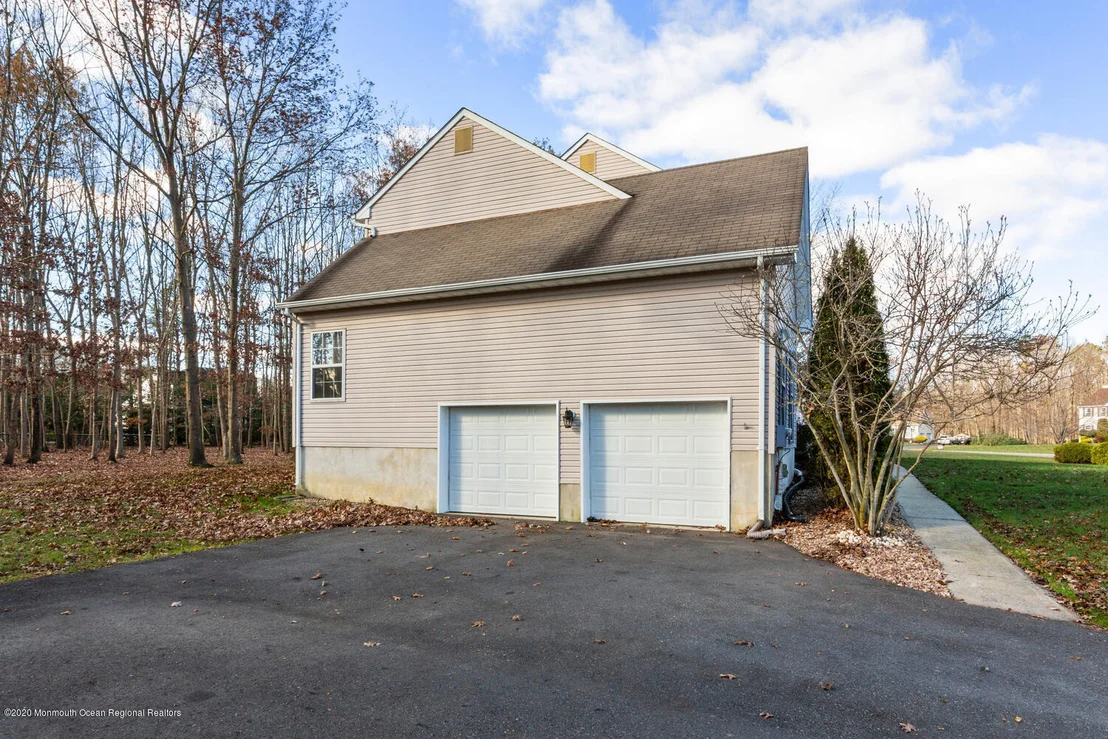 Photo of 11 Hardwood Drive