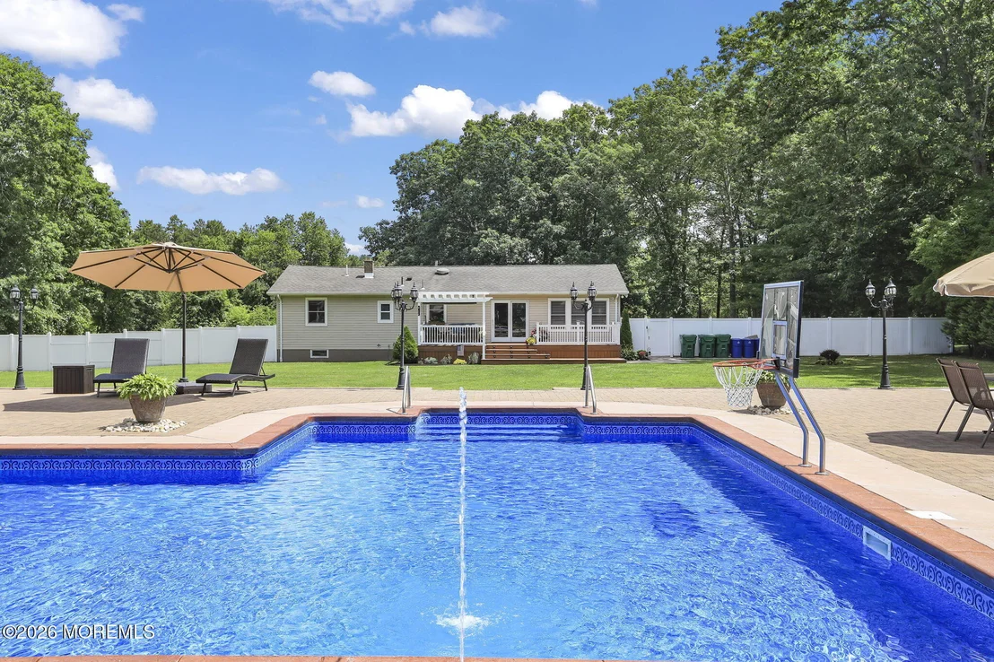 Photo of 296 Sunnybrook Road