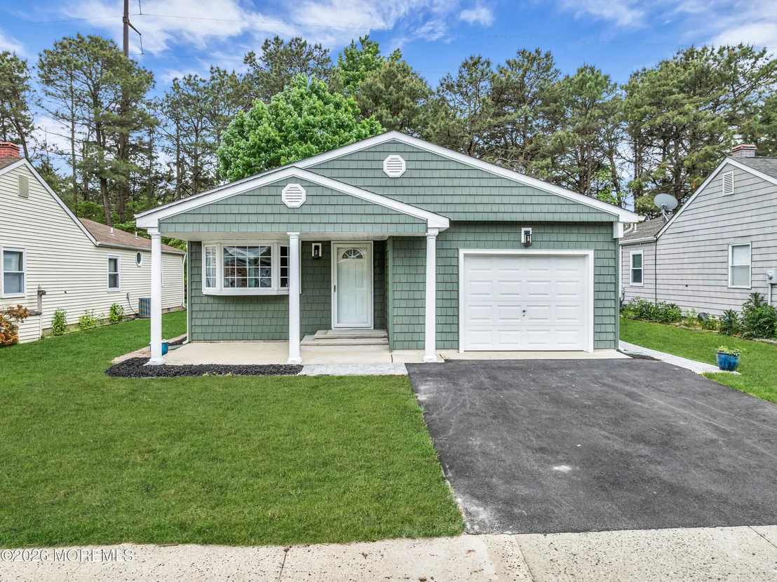 Photo of 134 Pulaski Boulevard