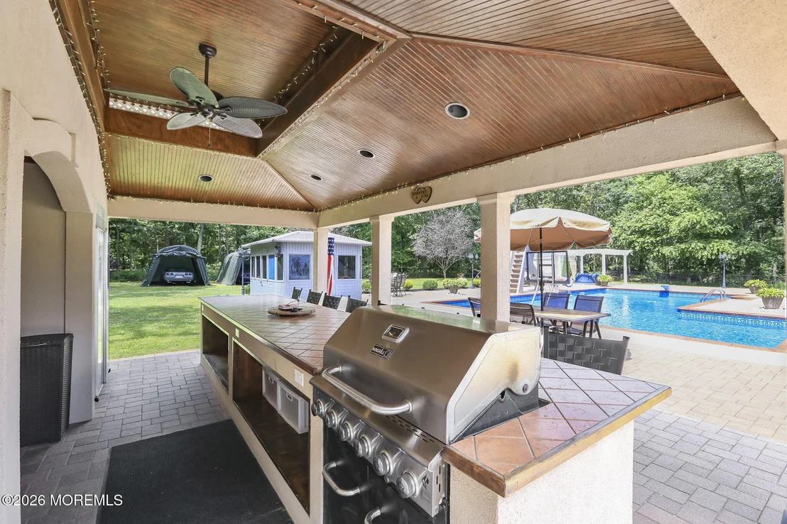 Photo of 296 Sunnybrook Road