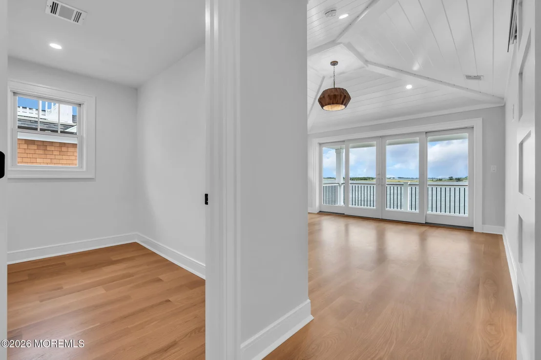 Photo of 151 Pershing Boulevard