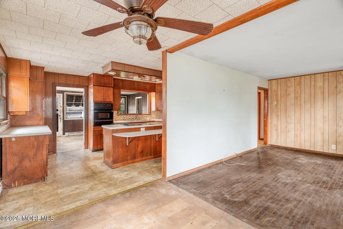 Photo of 303 Cedar Avenue
