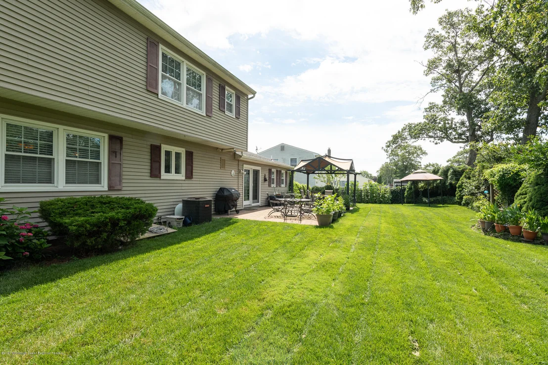 Photo of 220 Colonial Drive