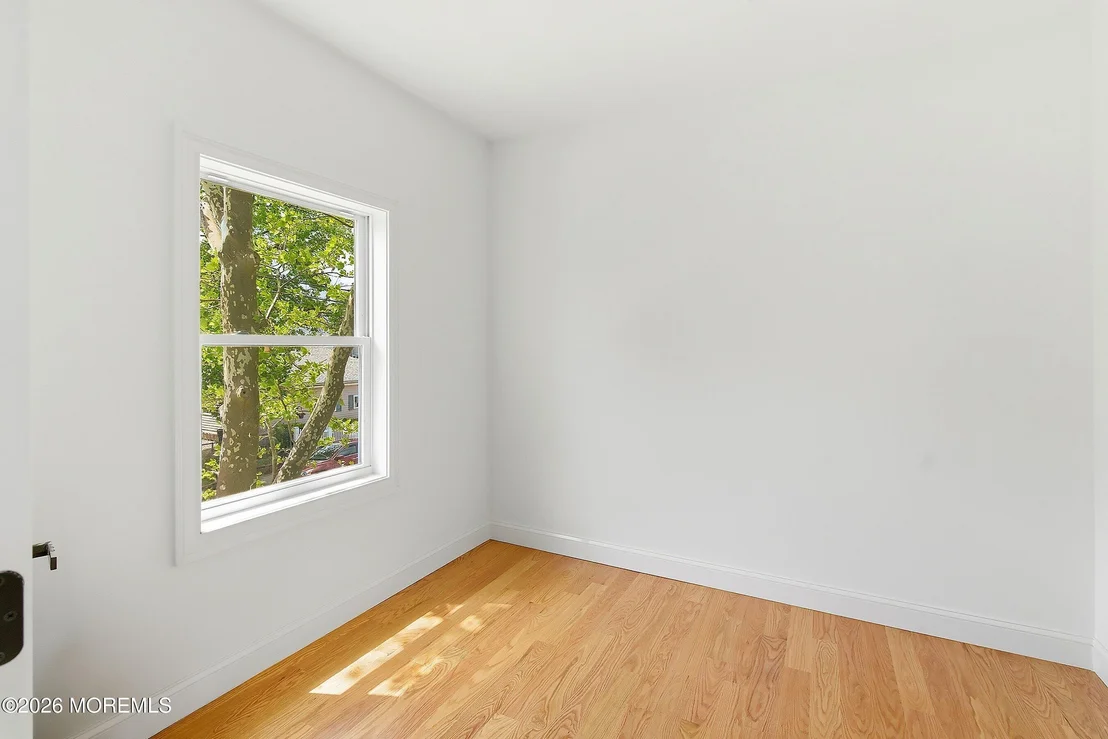 Photo of 427 Central Avenue