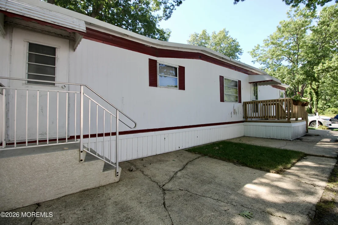 Photo of 406 Roberts Road