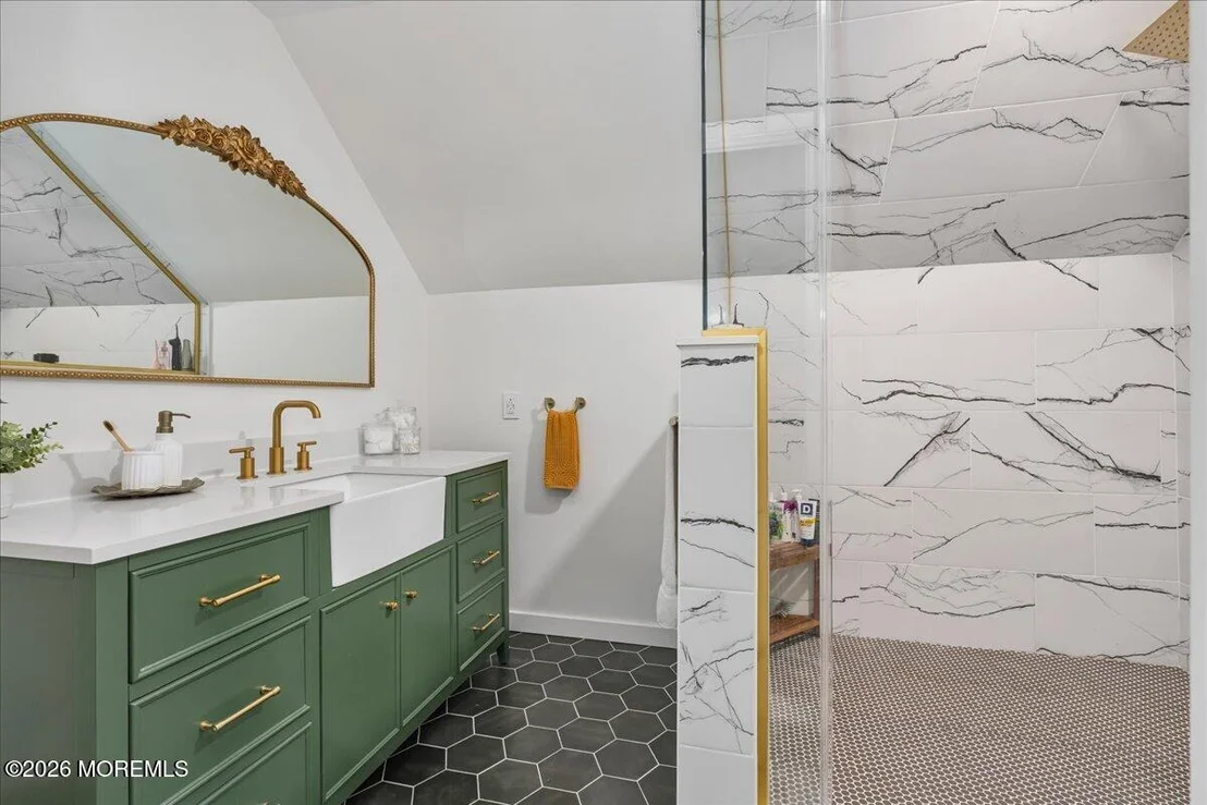Photo of 48 Cresci Boulevard