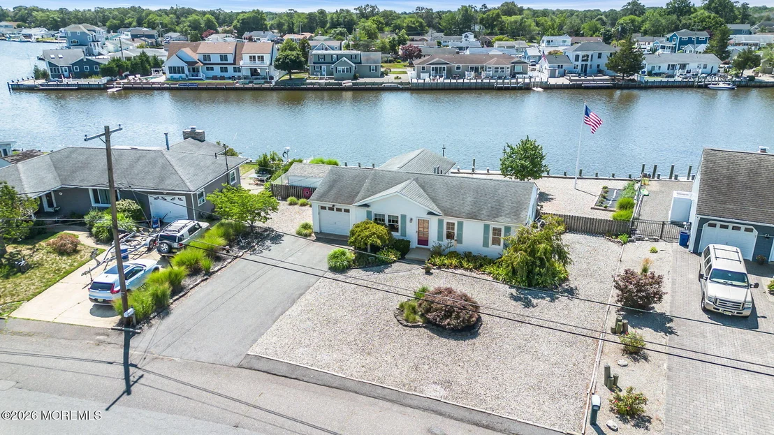 Photo of 39 Parkers Point Boulevard