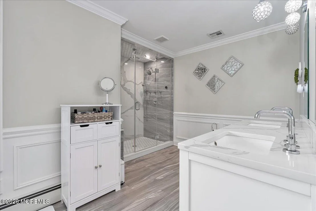 Photo of 48 Lakeside Avenue