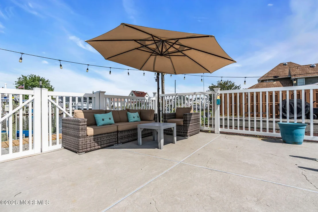 Photo of 237 Bay Shore Drive