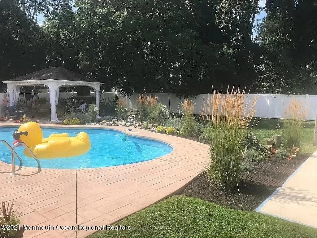 Photo of 607 Windcrest Court