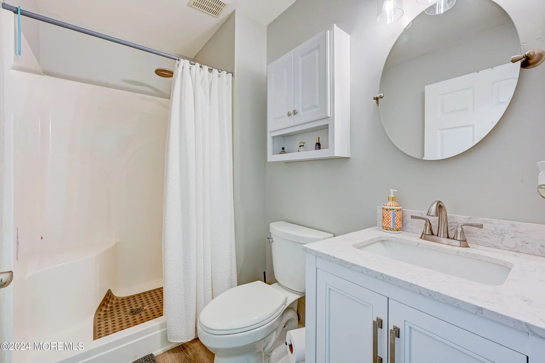 Photo of 637 Clark Avenue