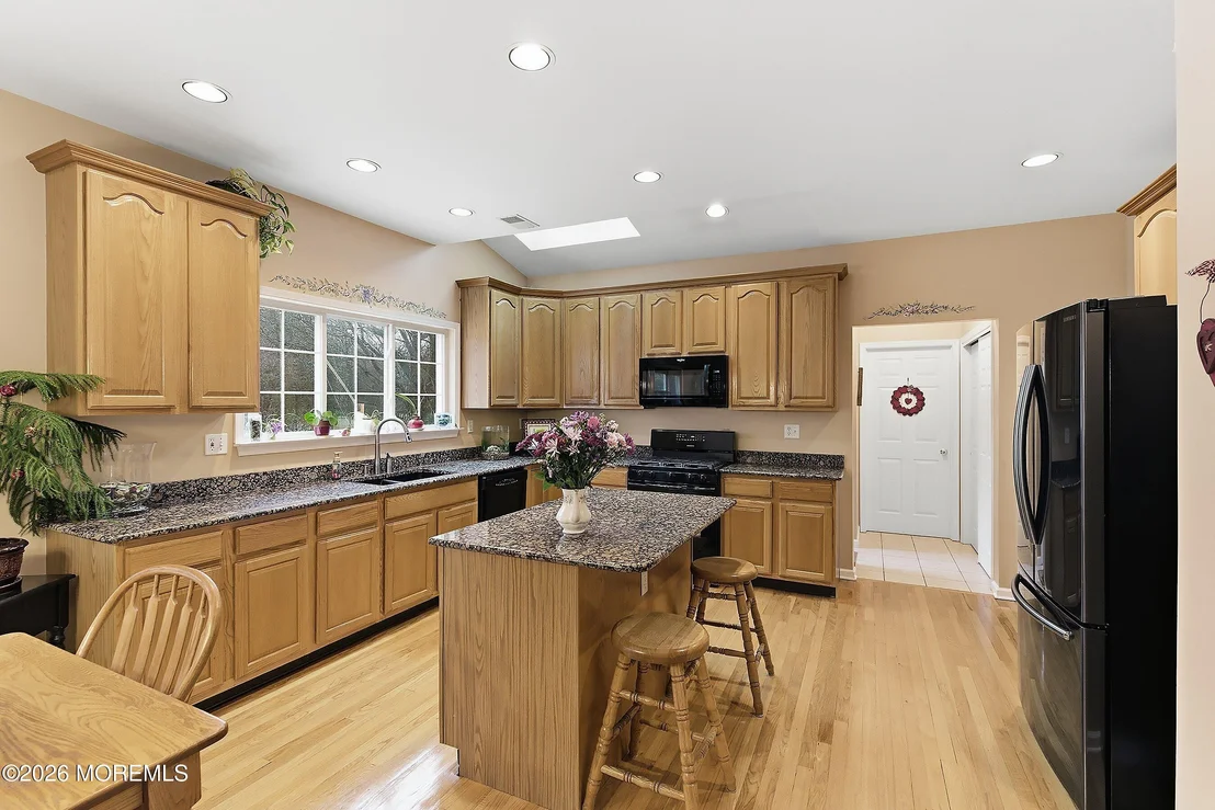 Photo of 433 Meadowood Road