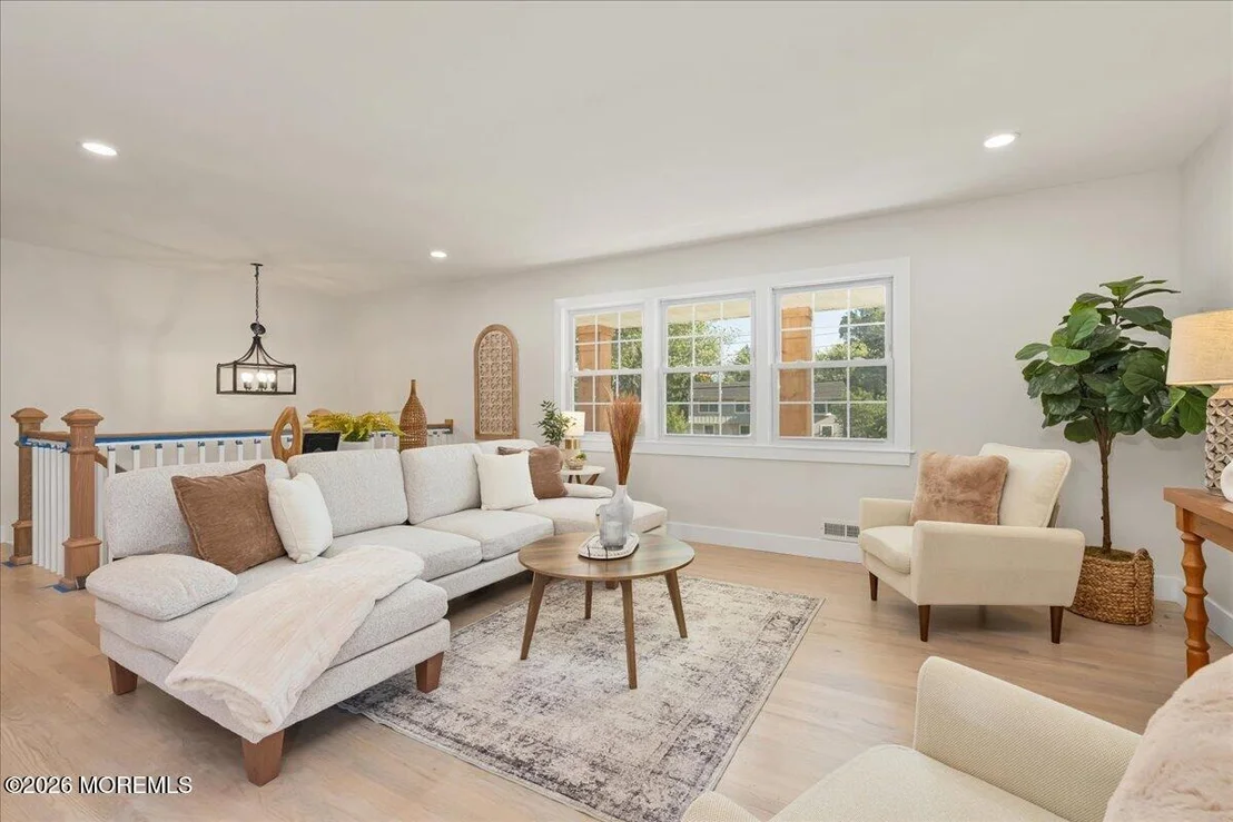 Photo of 5 Colonial Way