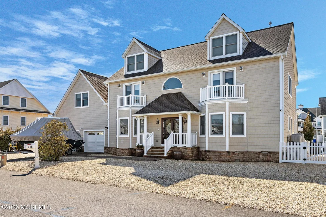 Photo of 305 Sloop Lane