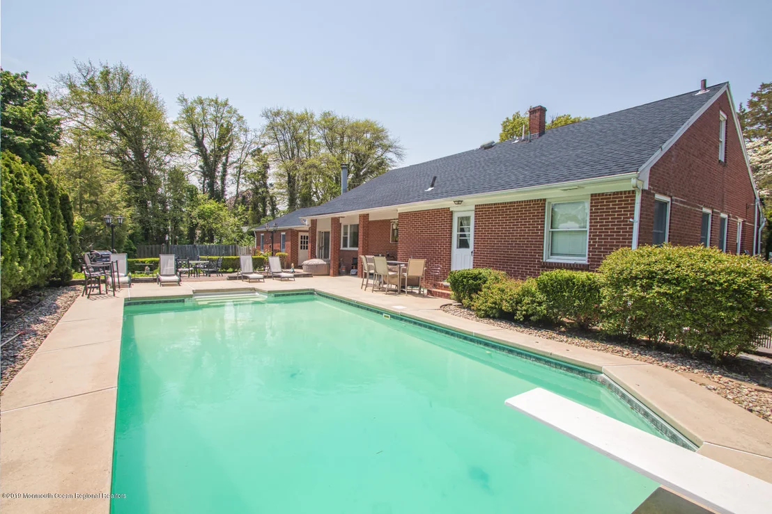 Photo of 1510 Valley Drive