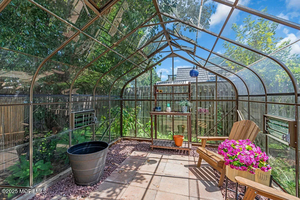 Photo of 984 Westminster Drive