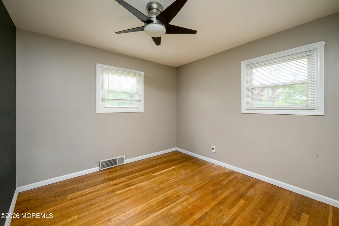 Photo of 2 Lawrence Avenue